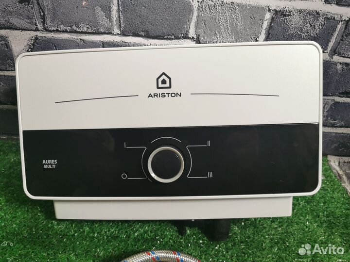 Водонагреватель проточный Ariston m8