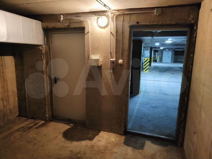 Машиноместо, 25 м²