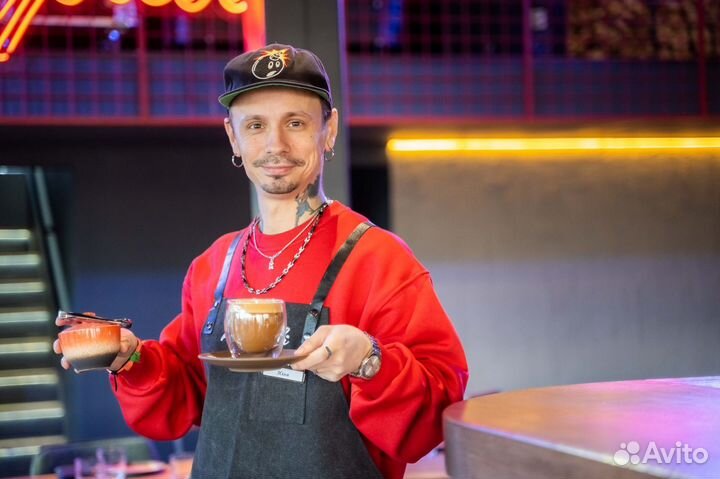 Официант на gastreet г. Сочи, сезонная работа