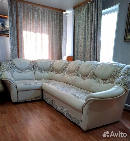 Кожаный угловой диван