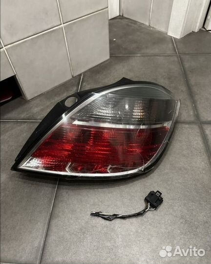 Фара задняя правая opel astra h