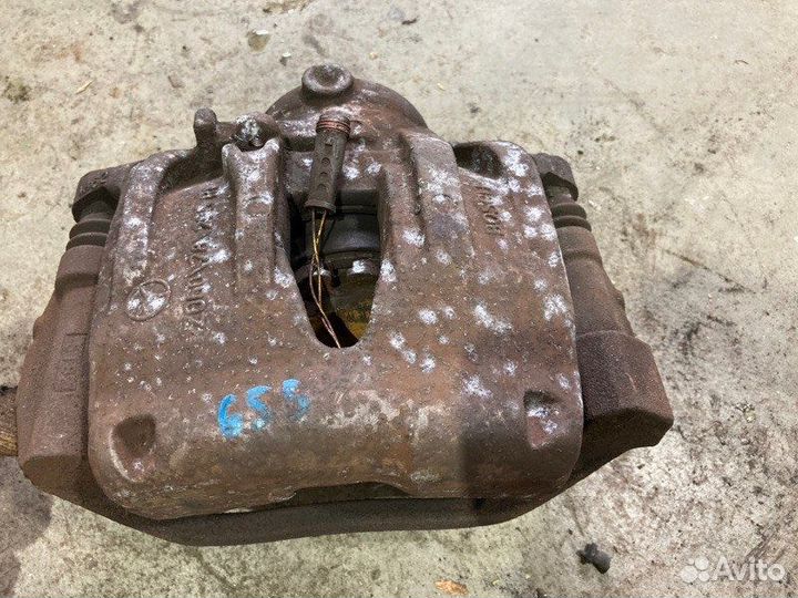 Суппорт передний правый Mercedes-Benz E-Class W211