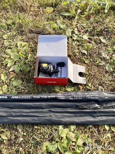 Кастинговый спиннинг с катушкой