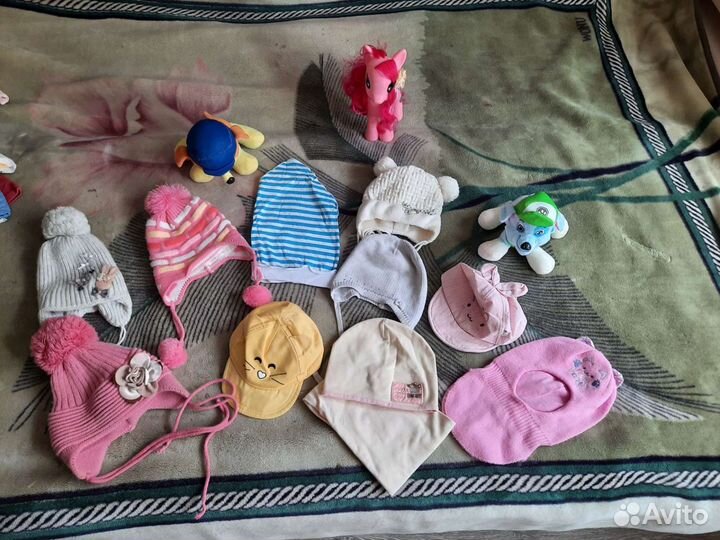 Шапки детские от года до полутора годиков