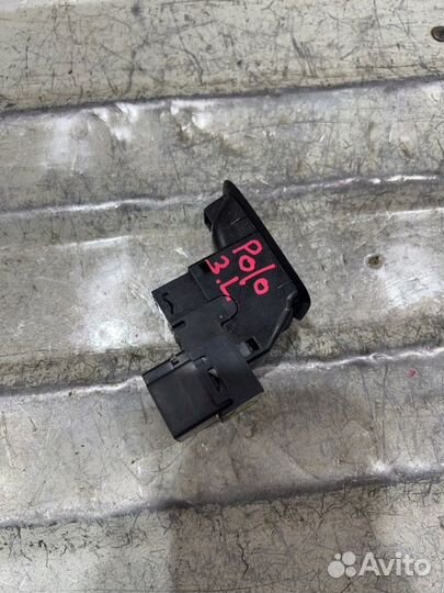 Кнопка стеклоподъёмника задняя левая Volkswagen