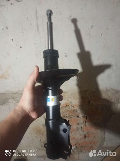 Амортизатор задний на Volkswagen Passat