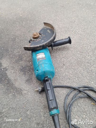 Ушм болгарка makita ga9020