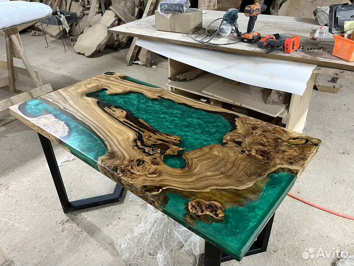 Стол из массива