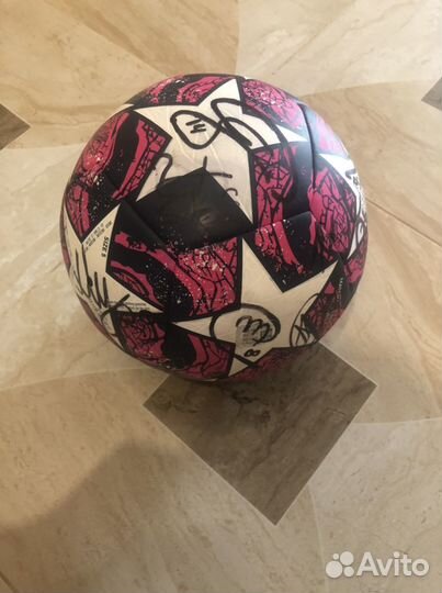 Футбольный мяч