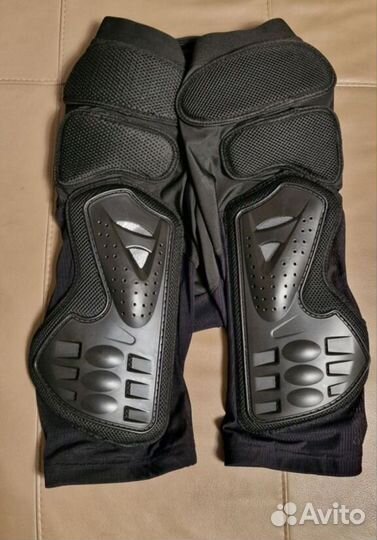 Защитные шорты для сноуборда