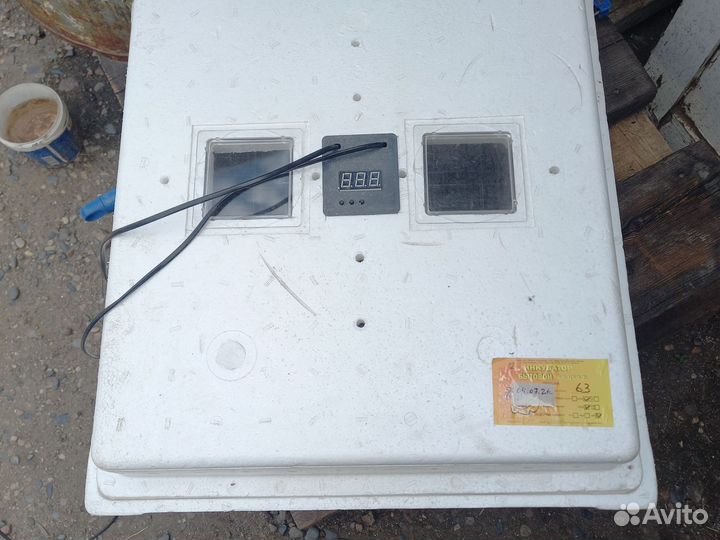 Инкубатор для яиц автоматический