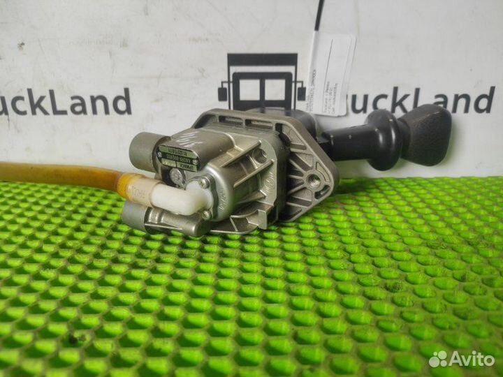 Кран стояночного тормоза Man Tgs