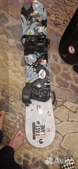 Сноуборд с креплениями