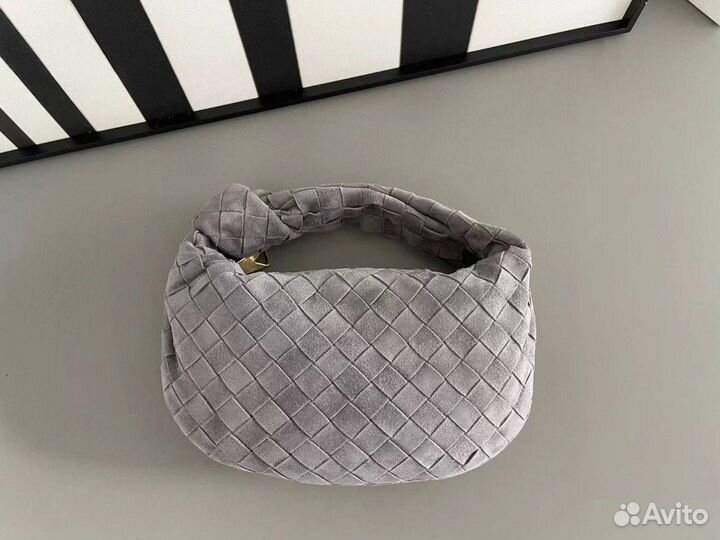 Изящная сумка от Bottega Veneta Jodie