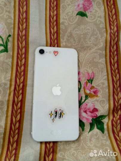 iPhone se2022 64гб