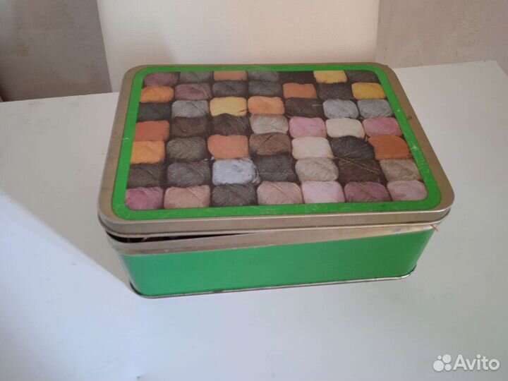 Жестяная коробка СССР с нитками