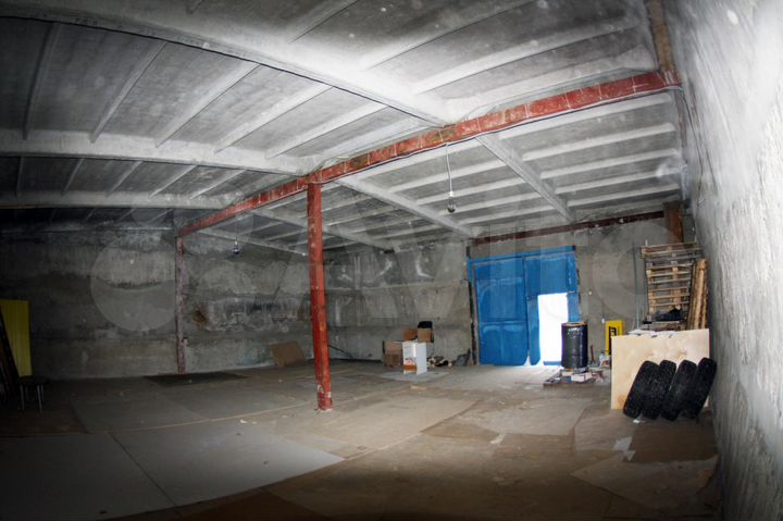 Гараж, > 30 м²