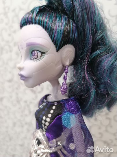 Элли Иди Монстер Хай boo york, boo york