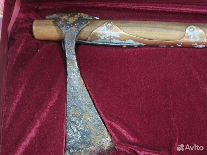 Топор коллекционный