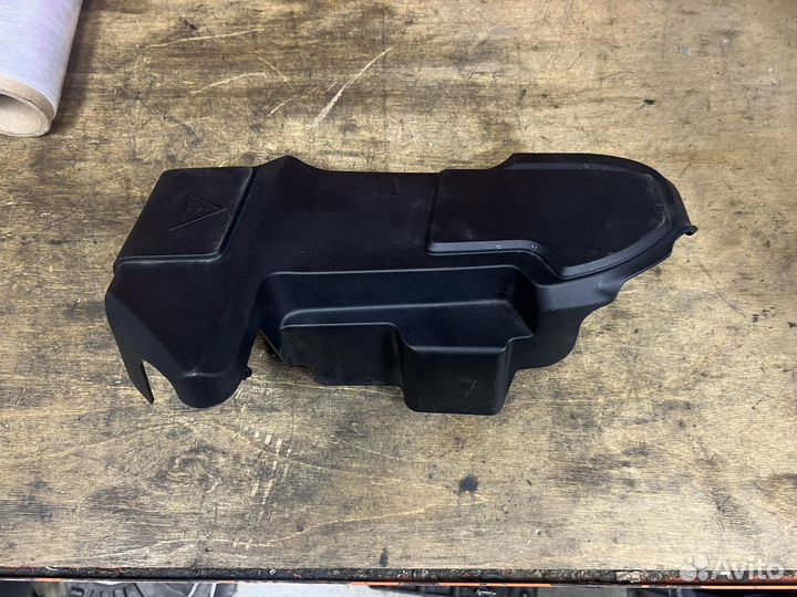 Крышка блока управления двигателем BMW X3 G01