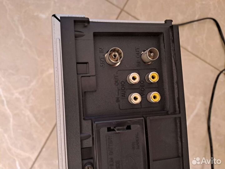 Видеомагнитофон akai