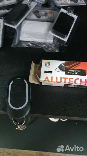 Пульт Alutech для ворот шлагбаумов