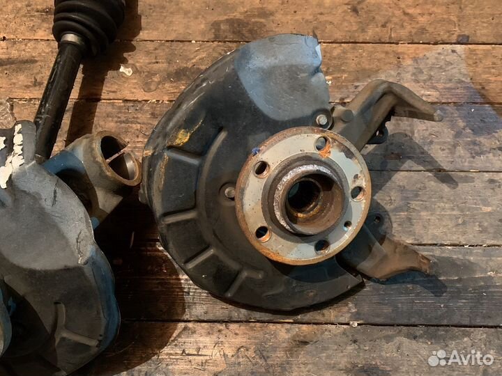 Поворотный кулак со ступицей и приводом polo 4