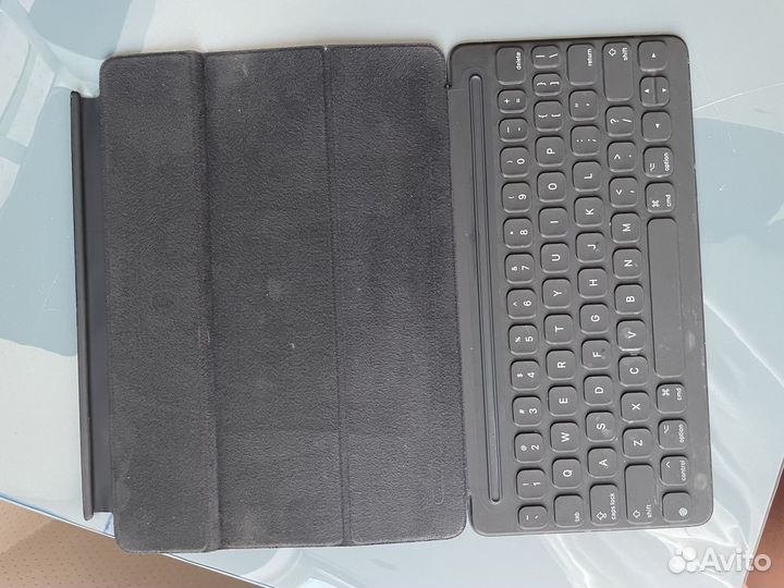 Клавиатура Apple для iPad