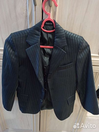 Пиджаки на мальчика 116-122