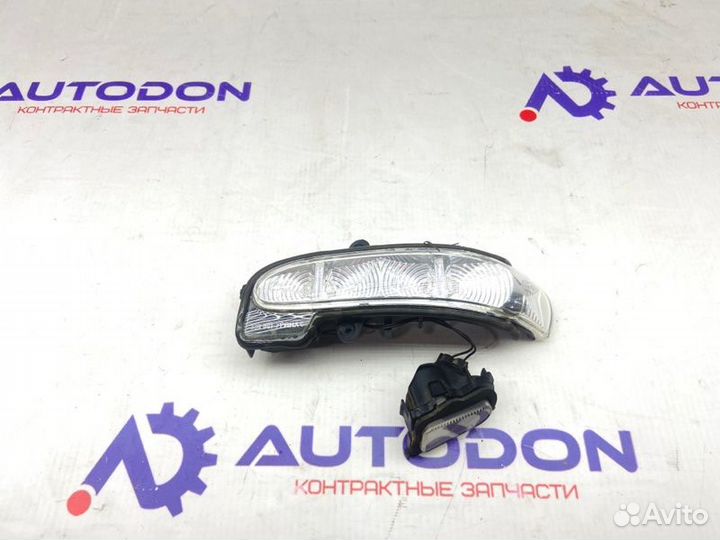 Повторитель поворота левый Mercedes E W211