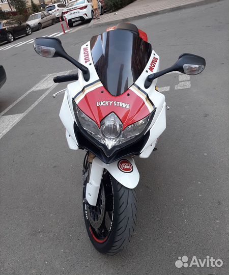 Suzuki gsx r 600 k8