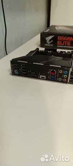 Продам материнскую плату в не рабочем состоянии