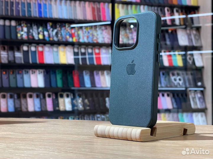 Чехол на iPhone 15 Pro FineWoven