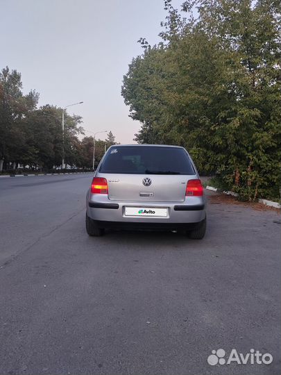 Volkswagen Golf, 2003