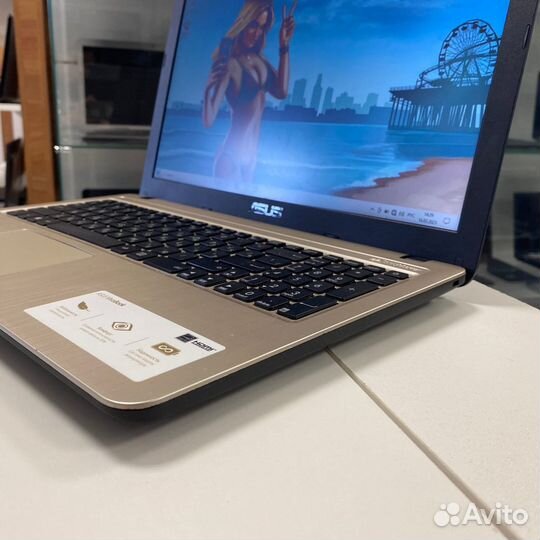 Ноутбук Asus для средних игр (мало б/у)