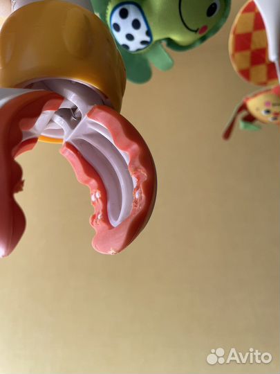 Мобиль на кроватку tiny love +стул для куп+игрушки