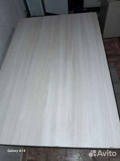 Стол и стулья