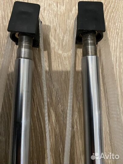 Амортизаторы/стойки задние VW Polo V