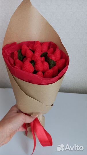 Букет клубничный из мыла