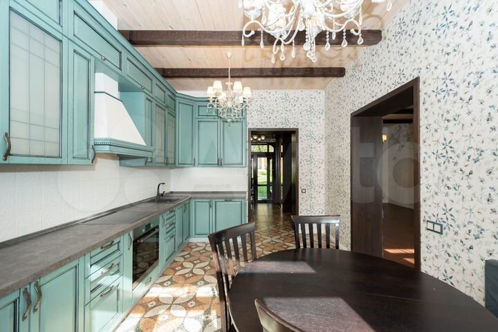 Дом 247,2 м² на участке 9,1 сот.