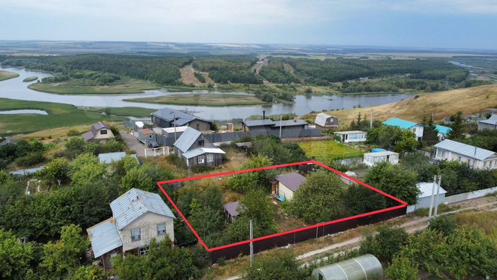 Дом 16 м² на участке 5,7 сот.