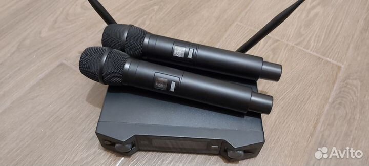 Вокальная радиосистема с двумя радиомикрофонами