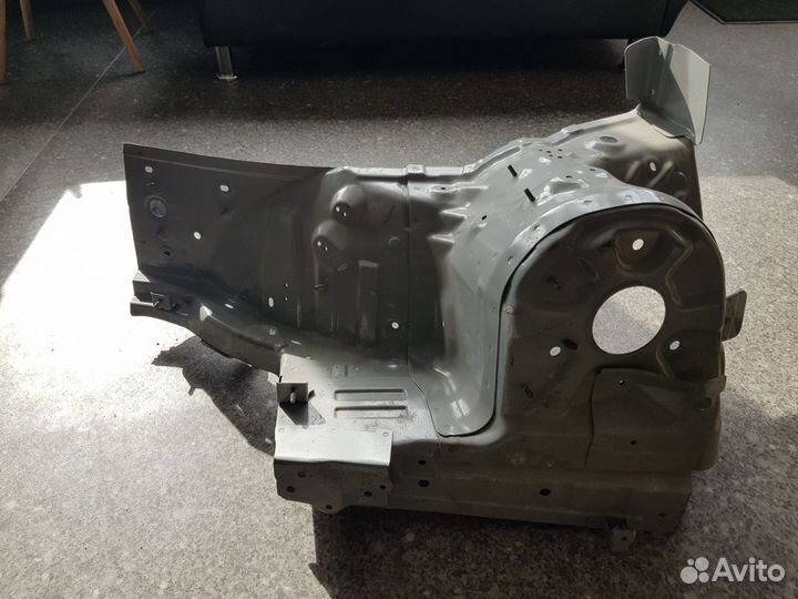 Брызговик лонжерона левый KIA Sorento 2009