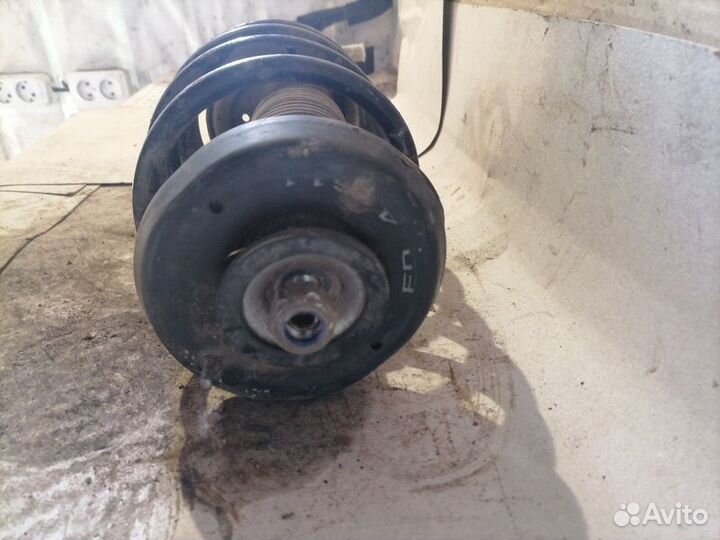 Стойка амортизатора переднего правого Citroen C3