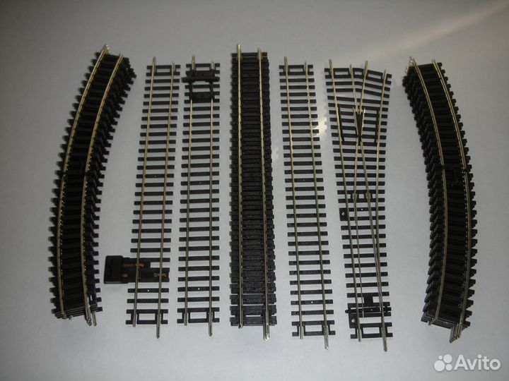 Рельсовый овал с отклонением в тупик Piko HO