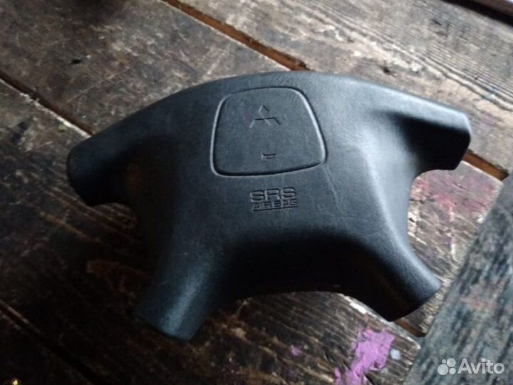 Airbag на руль Mitsubishi Pajero Io H76W 4G93 2000