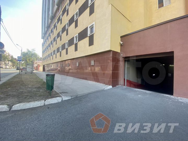 Офис в центре города с парковкой и мокрой точкой