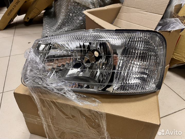 Фары на Hyundai Accent (Tagaz)