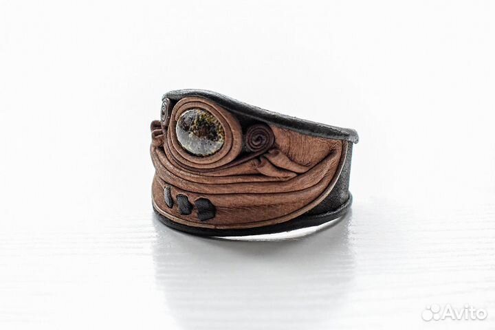 Кожаный браслет женский