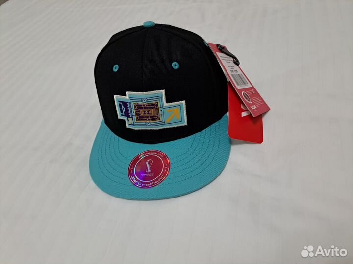 Кепки бейсболки, шарфы, футболки с Fifa 2022